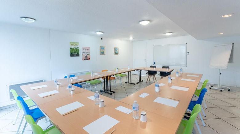 <b>Brit Hotel Tours Nord Meeting</b>. Images powered by <a href="https://iceportal.shijigroup.com/" title="IcePortal" target="_blank">IcePortal</a>.