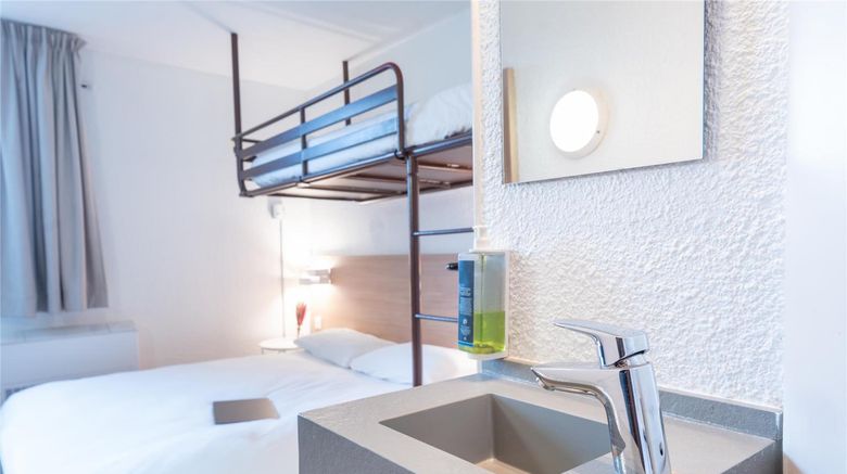 <b>Brit Hotel Tours Nord Room</b>. Images powered by <a href="https://iceportal.shijigroup.com/" title="IcePortal" target="_blank">IcePortal</a>.