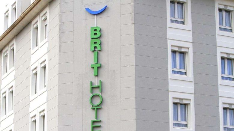 <b>Brit Hotel Calais Exterior</b>. Images powered by <a href="https://iceportal.shijigroup.com/" title="IcePortal" target="_blank">IcePortal</a>.