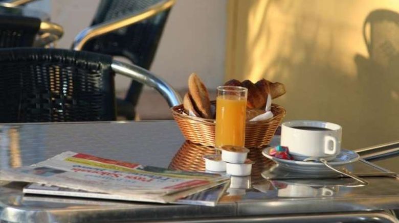 <b>Brit Hotel Salon de Provence Restaurant</b>. Images powered by <a href="https://iceportal.shijigroup.com/" title="IcePortal" target="_blank">IcePortal</a>.