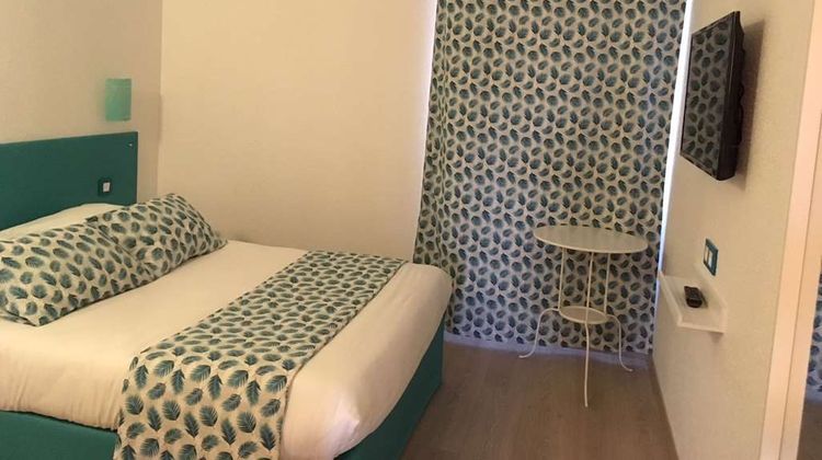 Brit Hotel Salon de Provence Room