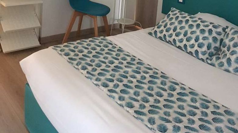 <b>Brit Hotel Salon de Provence Room</b>. Images powered by <a href="https://iceportal.shijigroup.com/" title="IcePortal" target="_blank">IcePortal</a>.
