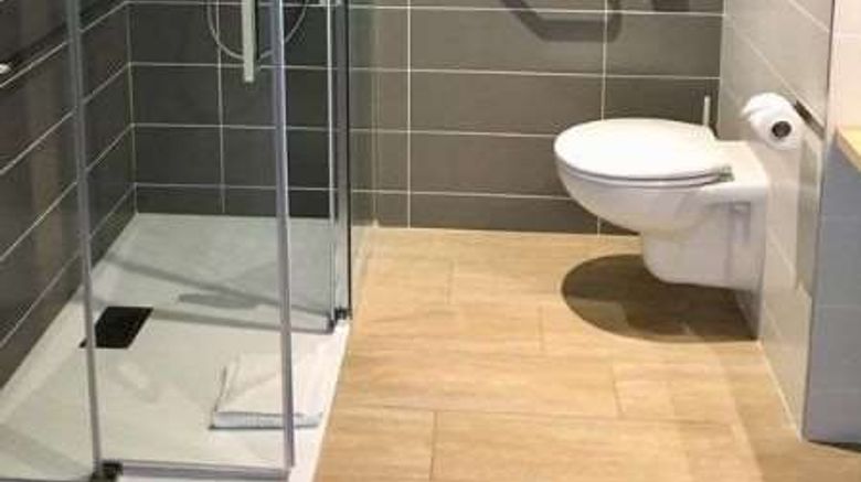 <b>Brit Hotel Martigues Saint-Mitre Room</b>. Images powered by <a href="https://iceportal.shijigroup.com/" title="IcePortal" target="_blank">IcePortal</a>.