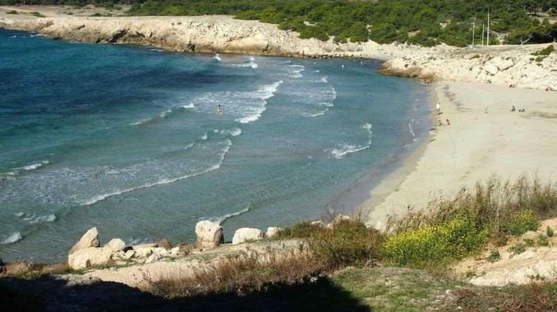 <b>Brit Hotel Martigues Saint-Mitre Beach</b>. Images powered by <a href="https://iceportal.shijigroup.com/" title="IcePortal" target="_blank">IcePortal</a>.