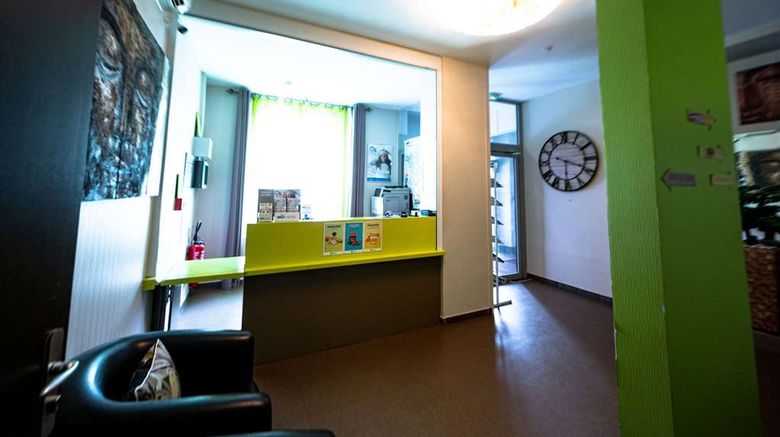 <b>Brit Hotel Auclair de Gueret Lobby</b>. Images powered by <a href="https://iceportal.shijigroup.com/" title="IcePortal" target="_blank">IcePortal</a>.