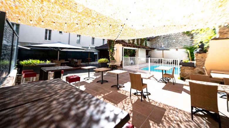 <b>Brit Hotel Auclair de Gueret Pool</b>. Images powered by <a href="https://iceportal.shijigroup.com/" title="IcePortal" target="_blank">IcePortal</a>.