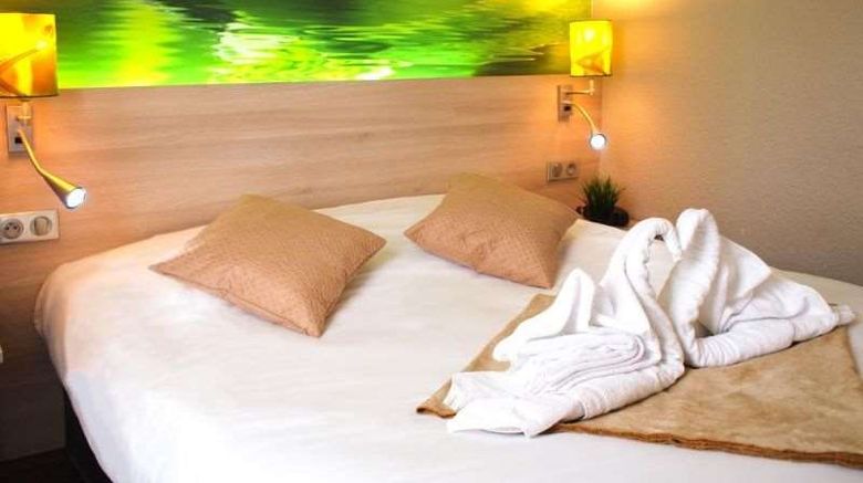 <b>Brit Hotel Granville Room</b>. Images powered by <a href="https://iceportal.shijigroup.com/" title="IcePortal" target="_blank">IcePortal</a>.