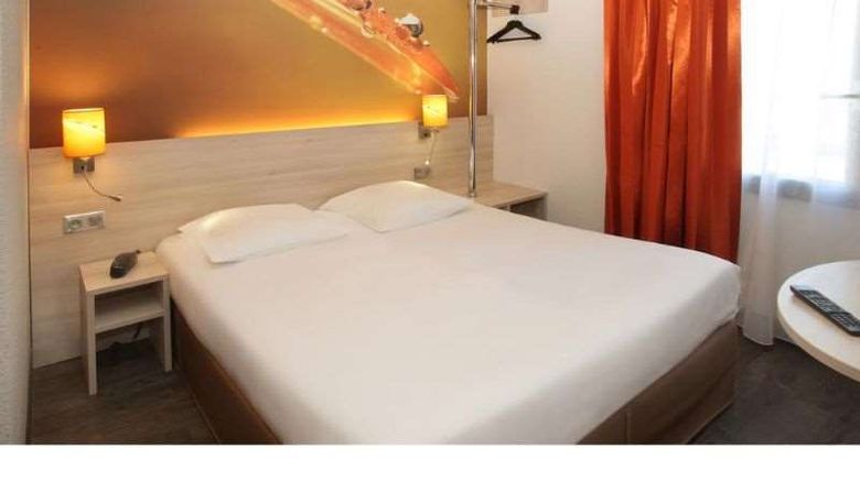 <b>Brit Hotel Granville Room</b>. Images powered by <a href="https://iceportal.shijigroup.com/" title="IcePortal" target="_blank">IcePortal</a>.