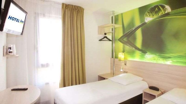 <b>Brit Hotel Granville Room</b>. Images powered by <a href="https://iceportal.shijigroup.com/" title="IcePortal" target="_blank">IcePortal</a>.