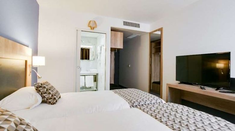 <b>Brit Hotel Confort Loches Room</b>. Images powered by <a href="https://iceportal.shijigroup.com/" title="IcePortal" target="_blank">IcePortal</a>.