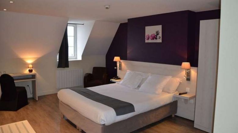 <b>Hotel Du Dauphin Room</b>. Images powered by <a href="https://iceportal.shijigroup.com/" title="IcePortal" target="_blank">IcePortal</a>.