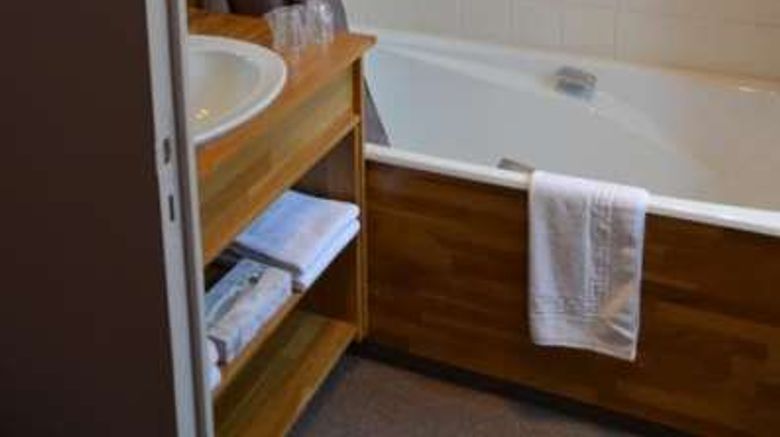 <b>Hotel Du Dauphin Room</b>. Images powered by <a href="https://iceportal.shijigroup.com/" title="IcePortal" target="_blank">IcePortal</a>.