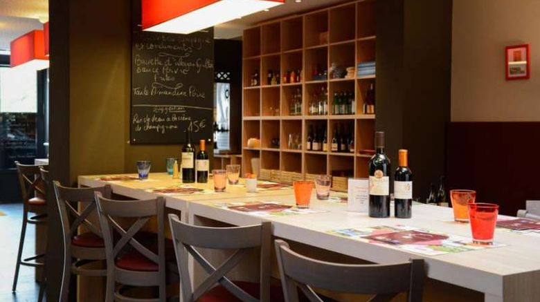 <b>Hotel Du Dauphin Restaurant</b>. Images powered by <a href="https://iceportal.shijigroup.com/" title="IcePortal" target="_blank">IcePortal</a>.
