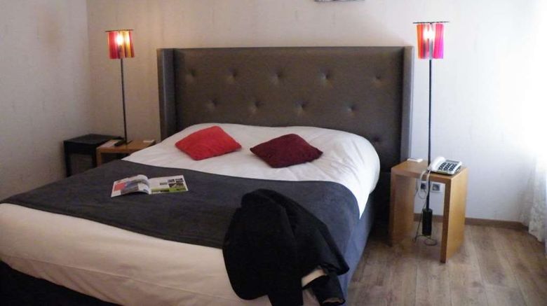 <b>Brit Hotel Roanne Room</b>. Images powered by <a href="https://iceportal.shijigroup.com/" title="IcePortal" target="_blank">IcePortal</a>.
