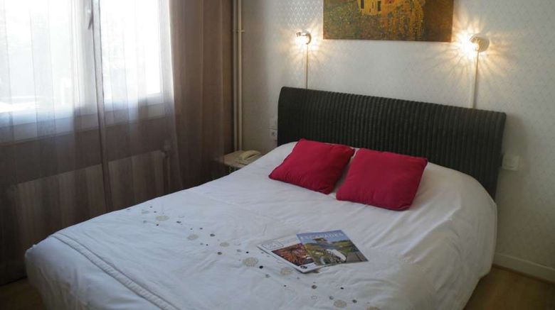 <b>Brit Hotel Roanne Room</b>. Images powered by <a href="https://iceportal.shijigroup.com/" title="IcePortal" target="_blank">IcePortal</a>.