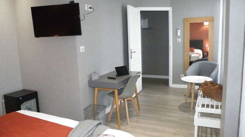 <b>Brit Hotel Roanne Room</b>. Images powered by <a href="https://iceportal.shijigroup.com/" title="IcePortal" target="_blank">IcePortal</a>.