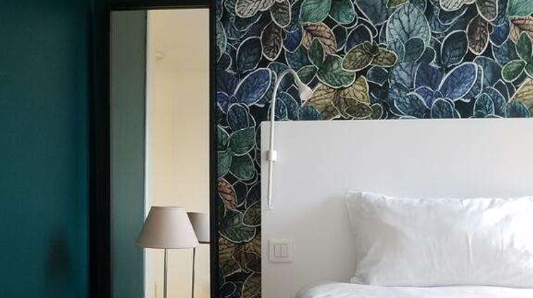 Brit Hotel Marseille Aeroport Room