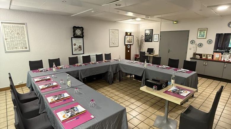 <b>Brit Hotel Besancon L'Horloge Meeting</b>. Images powered by <a href="https://iceportal.shijigroup.com/" title="IcePortal" target="_blank">IcePortal</a>.