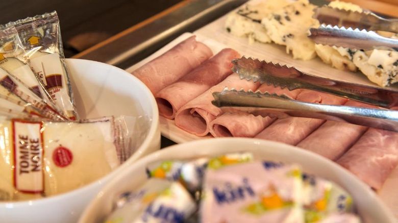 <b>Brit Hotel Montauban Restaurant</b>. Images powered by <a href="https://iceportal.shijigroup.com/" title="IcePortal" target="_blank">IcePortal</a>.