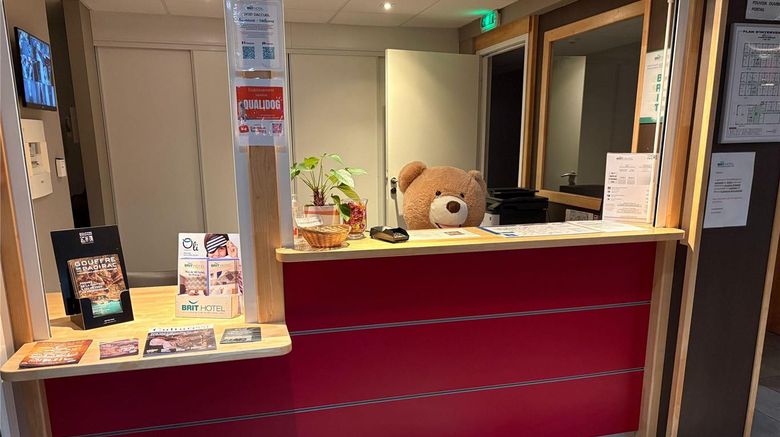 <b>Brit Hotel Confort Villeneuve Sur Lot Lobby</b>. Images powered by <a href="https://iceportal.shijigroup.com/" title="IcePortal" target="_blank">IcePortal</a>.