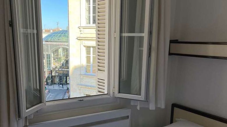 <b>Brit Hotel des Grands Hommes Room</b>. Images powered by <a href="https://iceportal.shijigroup.com/" title="IcePortal" target="_blank">IcePortal</a>.