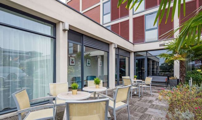 Brit Hotel Du Stade Exterior