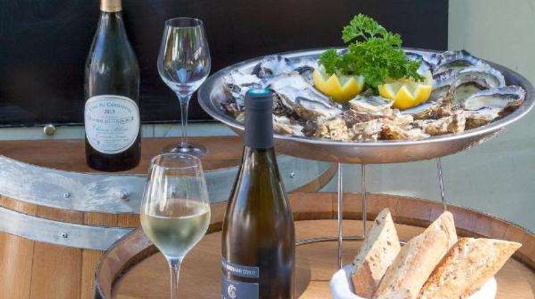 <b>Brit Hotel Le Lion d'Or Chinon Restaurant</b>. Images powered by <a href="https://iceportal.shijigroup.com/" title="IcePortal" target="_blank">IcePortal</a>.