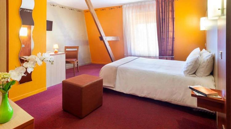 Brit Hotel Le Lion d'Or Chinon Room