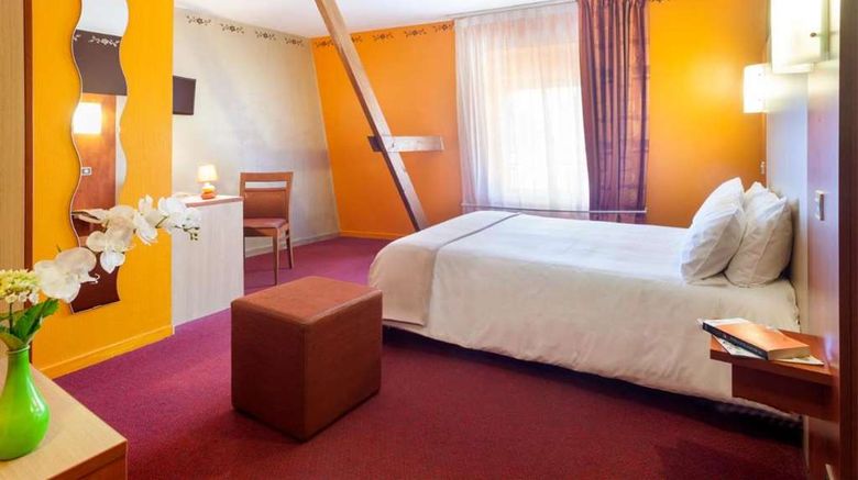<b>Brit Hotel Le Lion d'Or Chinon Room</b>. Images powered by <a href="https://iceportal.shijigroup.com/" title="IcePortal" target="_blank">IcePortal</a>.