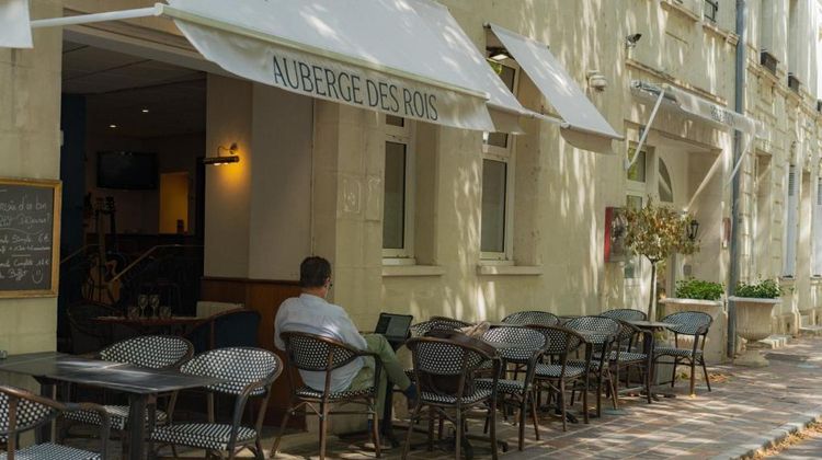 Brit Hotel Le Lion d'Or Chinon Exterior