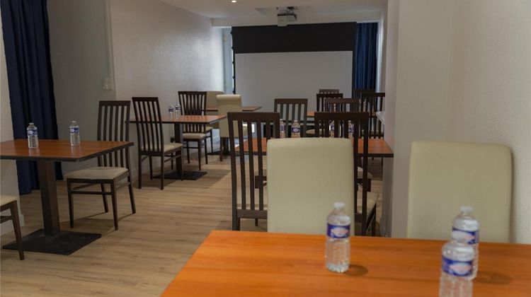 Brit Hotel Le Lion d'Or Chinon Meeting