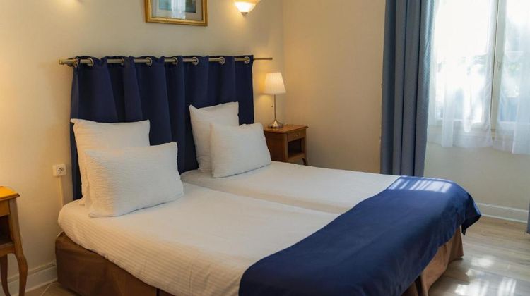 Brit Hotel Le Lion d'Or Chinon Room