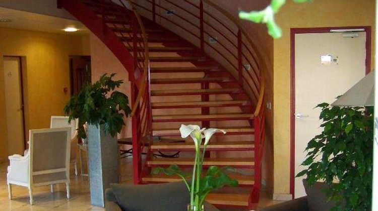 Brit Hotel Du Perche Lobby