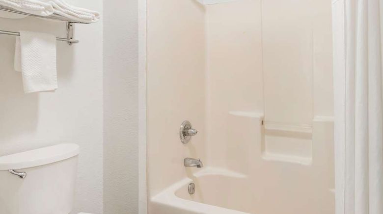 <b>Quality Inn & Suites Decatur -Priceville Room</b>. Images powered by <a href="https://iceportal.shijigroup.com/" title="IcePortal" target="_blank">IcePortal</a>.