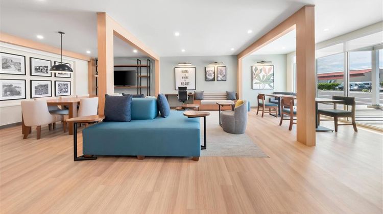 Everhome Suites Amarillo West Medical Lobby