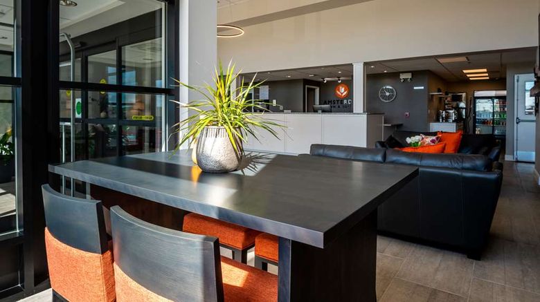 <b>Amsterdam Inn & Suites, Ascend Hotel Lobby</b>. Images powered by <a href="https://iceportal.shijigroup.com/" title="IcePortal" target="_blank">IcePortal</a>.