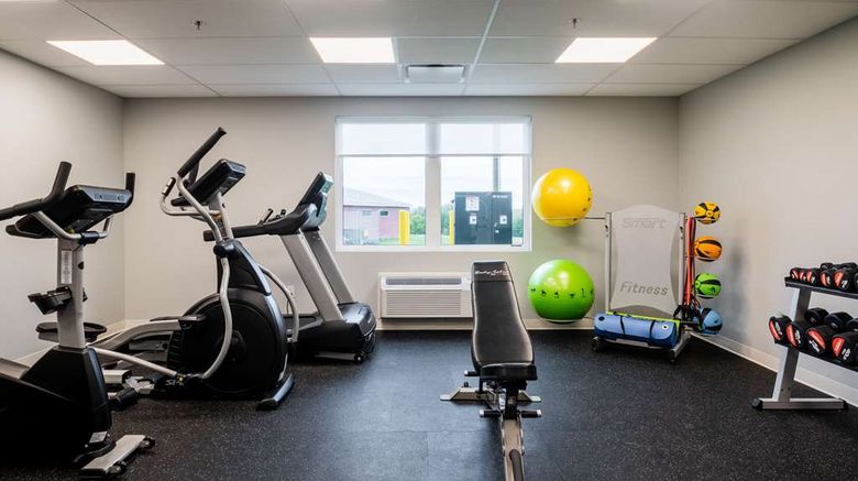 <b>Amsterdam Inn & Suites, Ascend Hotel Health</b>. Images powered by <a href="https://iceportal.shijigroup.com/" title="IcePortal" target="_blank">IcePortal</a>.