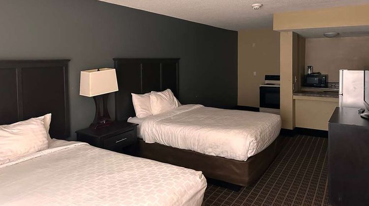 Days Inn & Suites Norton Shores Room