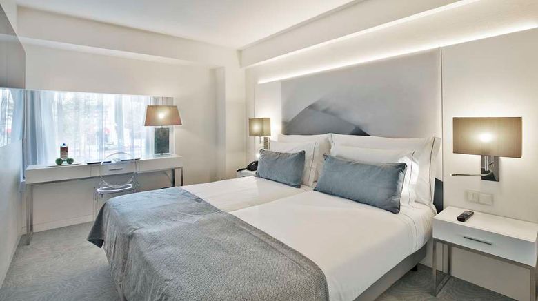 <b>Hotel White Lisboa Room</b>. Images powered by <a href="https://iceportal.shijigroup.com/" title="IcePortal" target="_blank">IcePortal</a>.