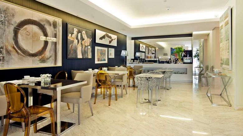 <b>Hotel White Lisboa Restaurant</b>. Images powered by <a href="https://iceportal.shijigroup.com/" title="IcePortal" target="_blank">IcePortal</a>.