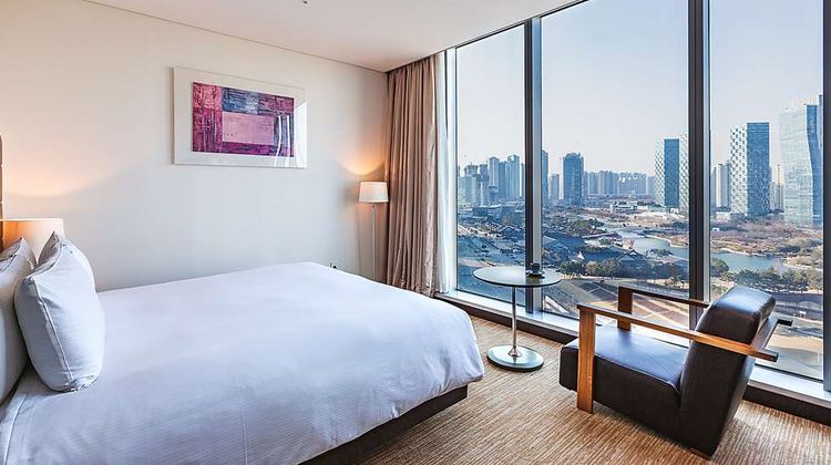 Orakai Songdo Park Hotel BW Premier Room