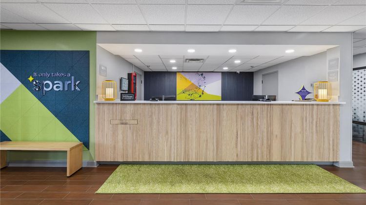 Spark by Hilton Waynesboro Lobby