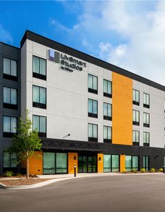 LivSmart Studios Hilton Pensacola I-10 N
