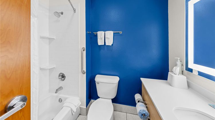 Spark by Hilton Plainfield Indianapolis Room