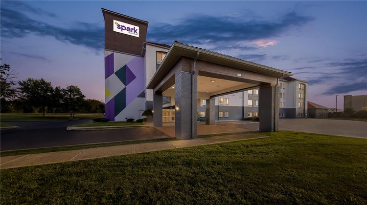 Spark by Hilton Plainfield Indianapolis Exterior