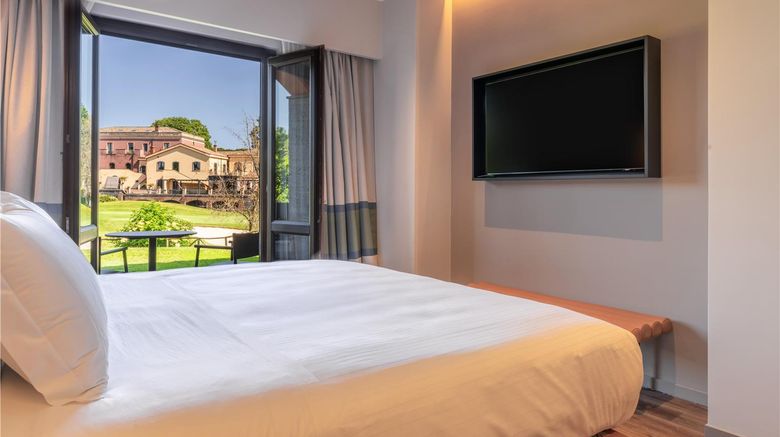 <b>Picciolo Etna Golf Resort & Spa Room</b>. Images powered by <a href="https://iceportal.shijigroup.com/" title="IcePortal" target="_blank">IcePortal</a>.
