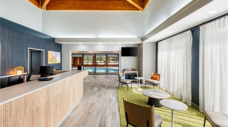 Spark by Hilton Staunton Lobby