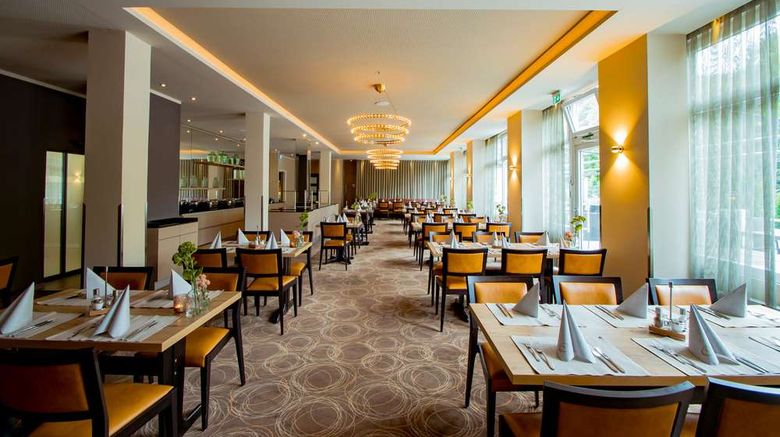 <b>Caravelle Hotel im Park Restaurant</b>. Images powered by <a href="https://iceportal.shijigroup.com/" title="IcePortal" target="_blank">IcePortal</a>.