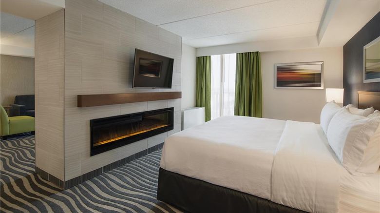 <b>Birchwood Inn, BW Premier Collection Room</b>. Images powered by <a href="https://iceportal.shijigroup.com/" title="IcePortal" target="_blank">IcePortal</a>.