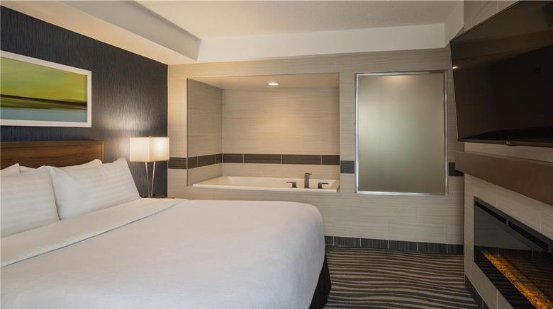 <b>Birchwood Inn, BW Premier Collection Room</b>. Images powered by <a href="https://iceportal.shijigroup.com/" title="IcePortal" target="_blank">IcePortal</a>.